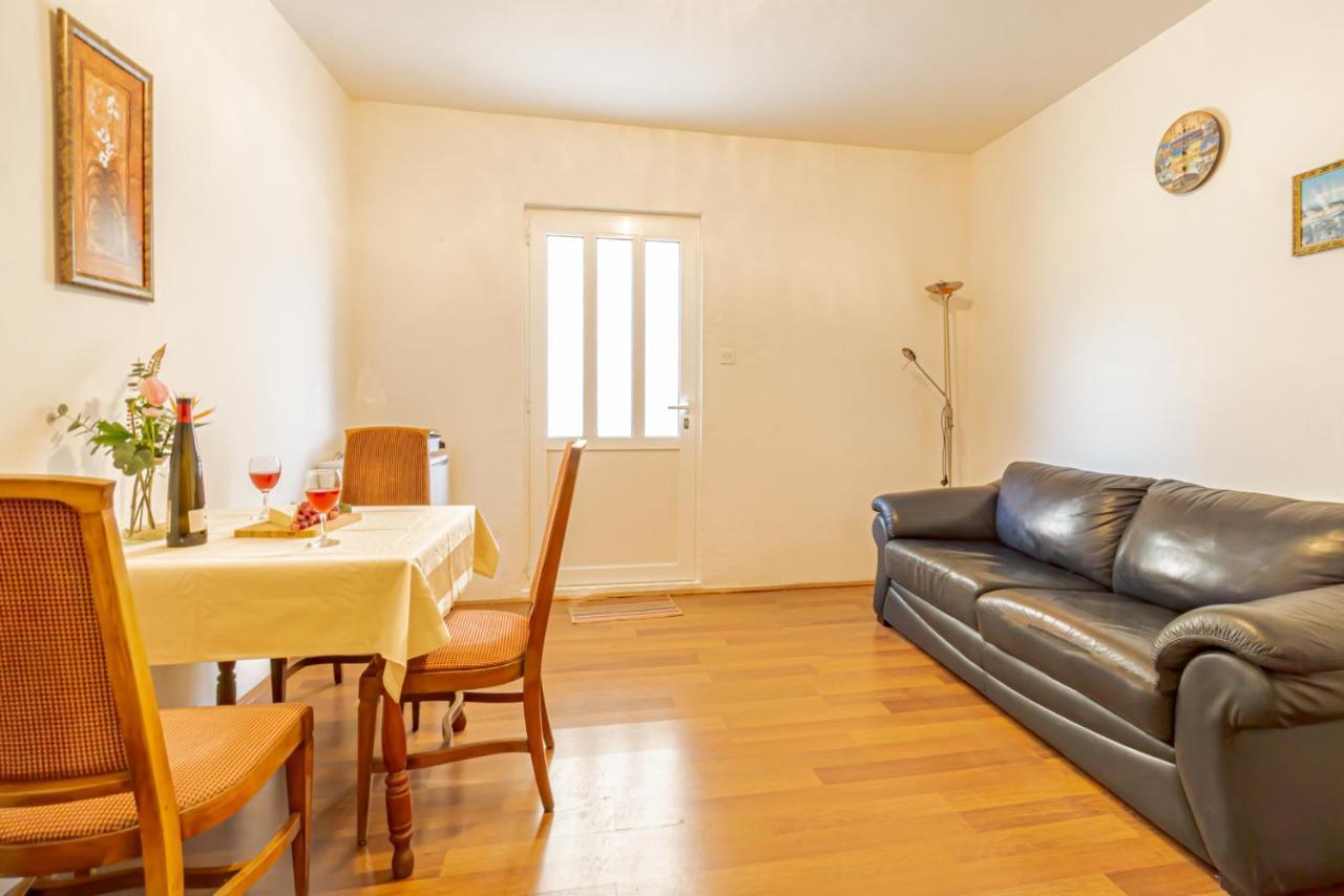 Neda Beautiful View Of The Countryside And The Sea With Parking Air Conditioning Wifi Apartment Metajna